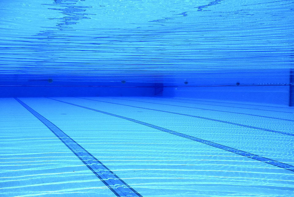 piscine bleu