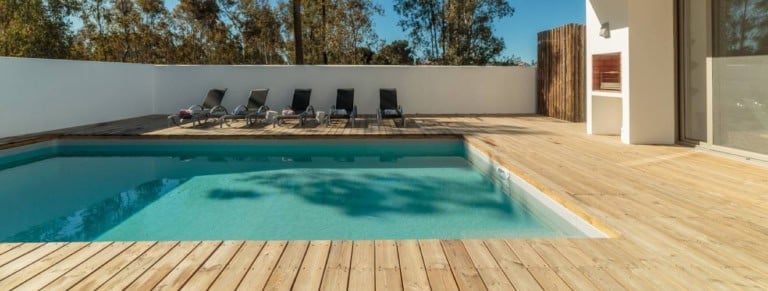 terrasse en bois piscine