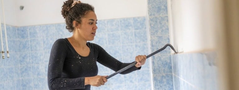 renovation mur salle de bain effrite