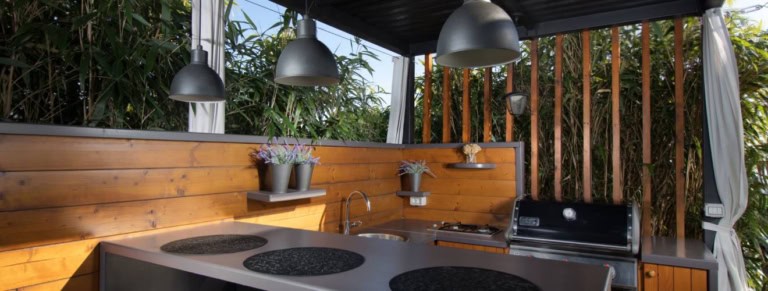 plancha sous terrasse couverte